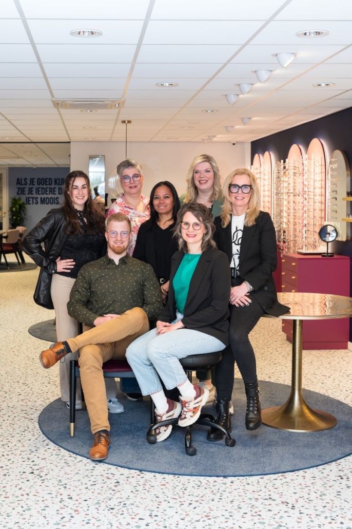 Het team van Beau Zien in Horen in de nieuwe winkel